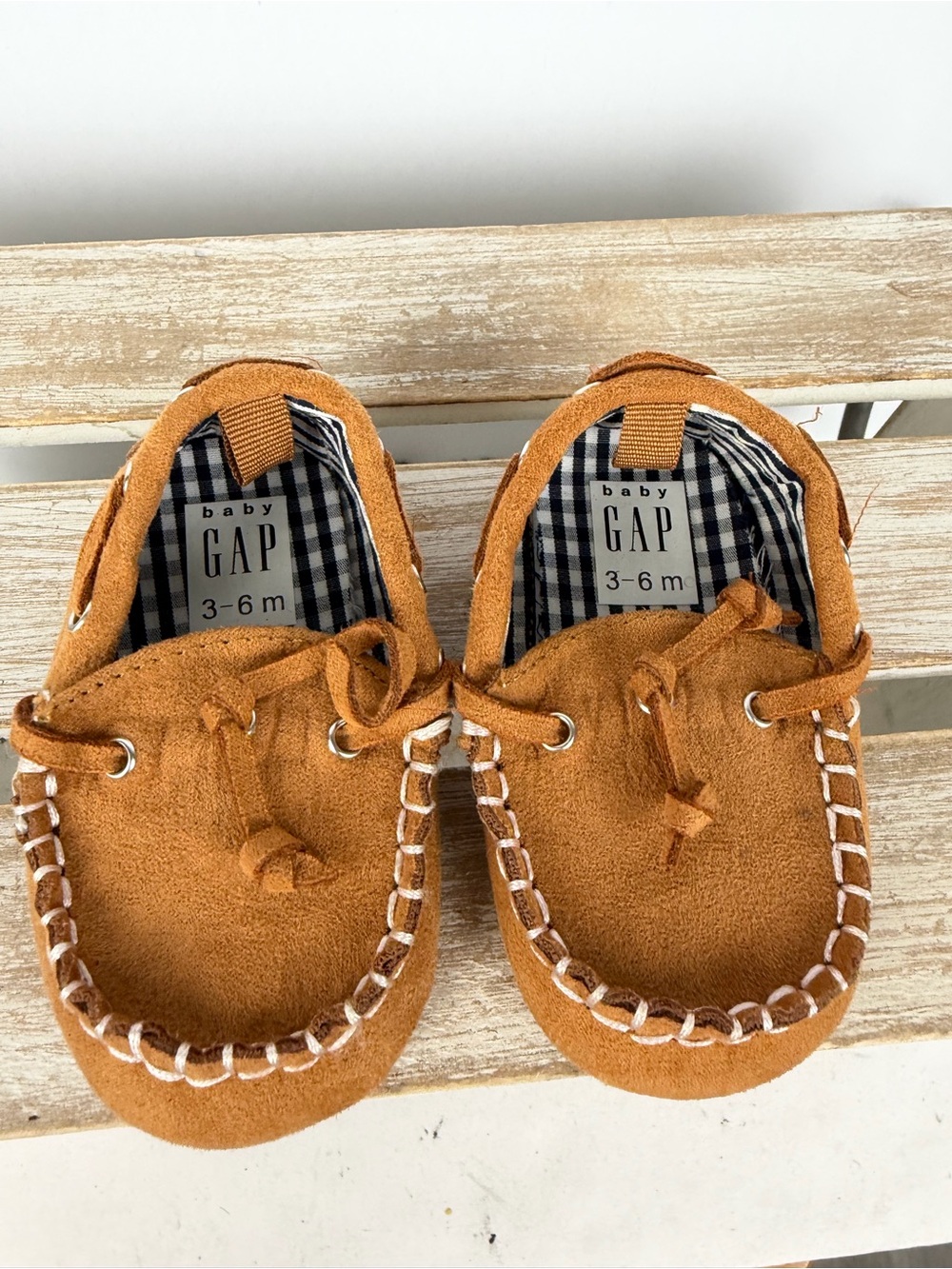 Baby Gap brown faux-suede baby moccasins classic whipstitch detail Sz 3-6 Months